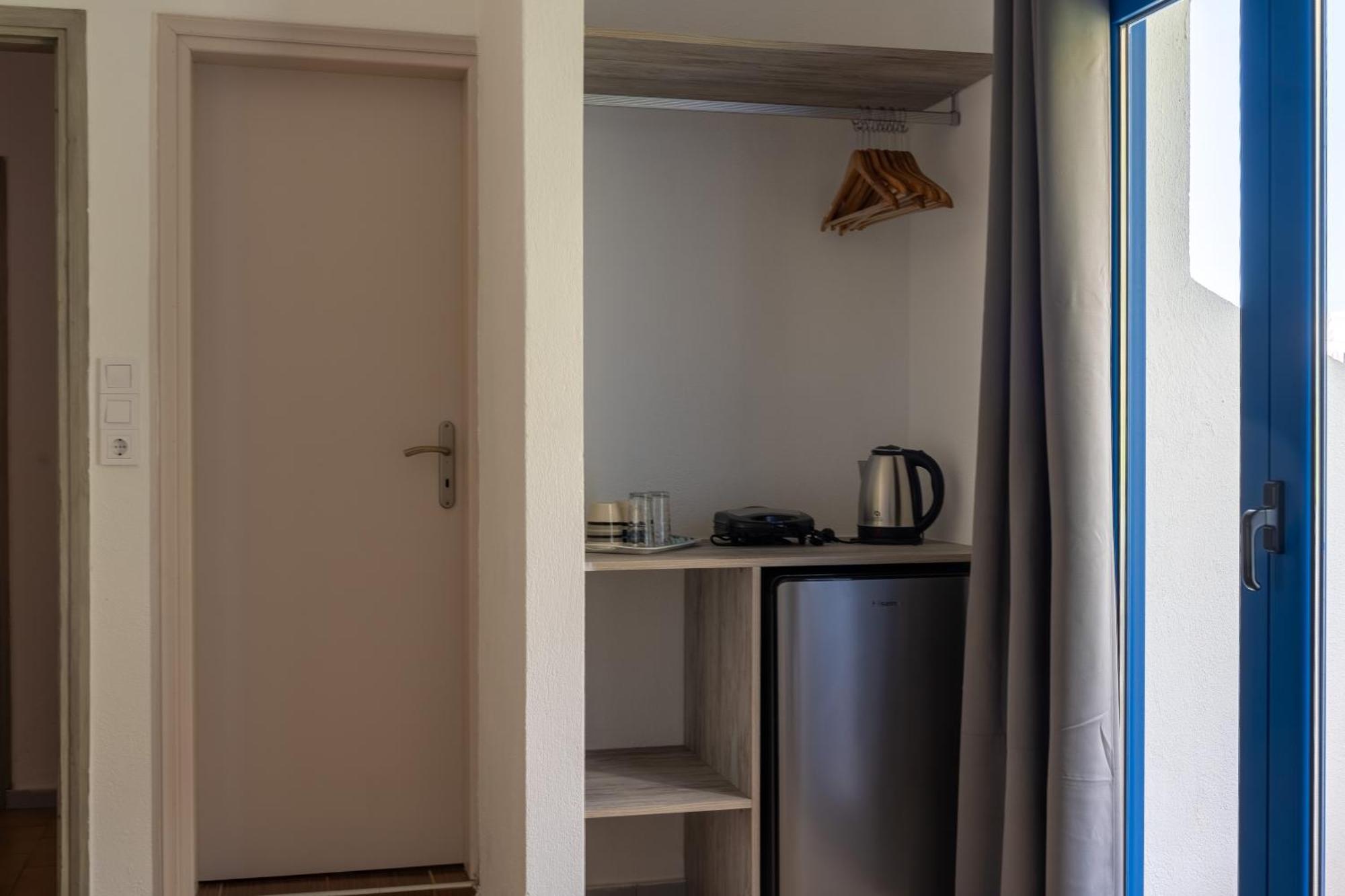 Giannis Rooms 아기아 루멜리 외부 사진